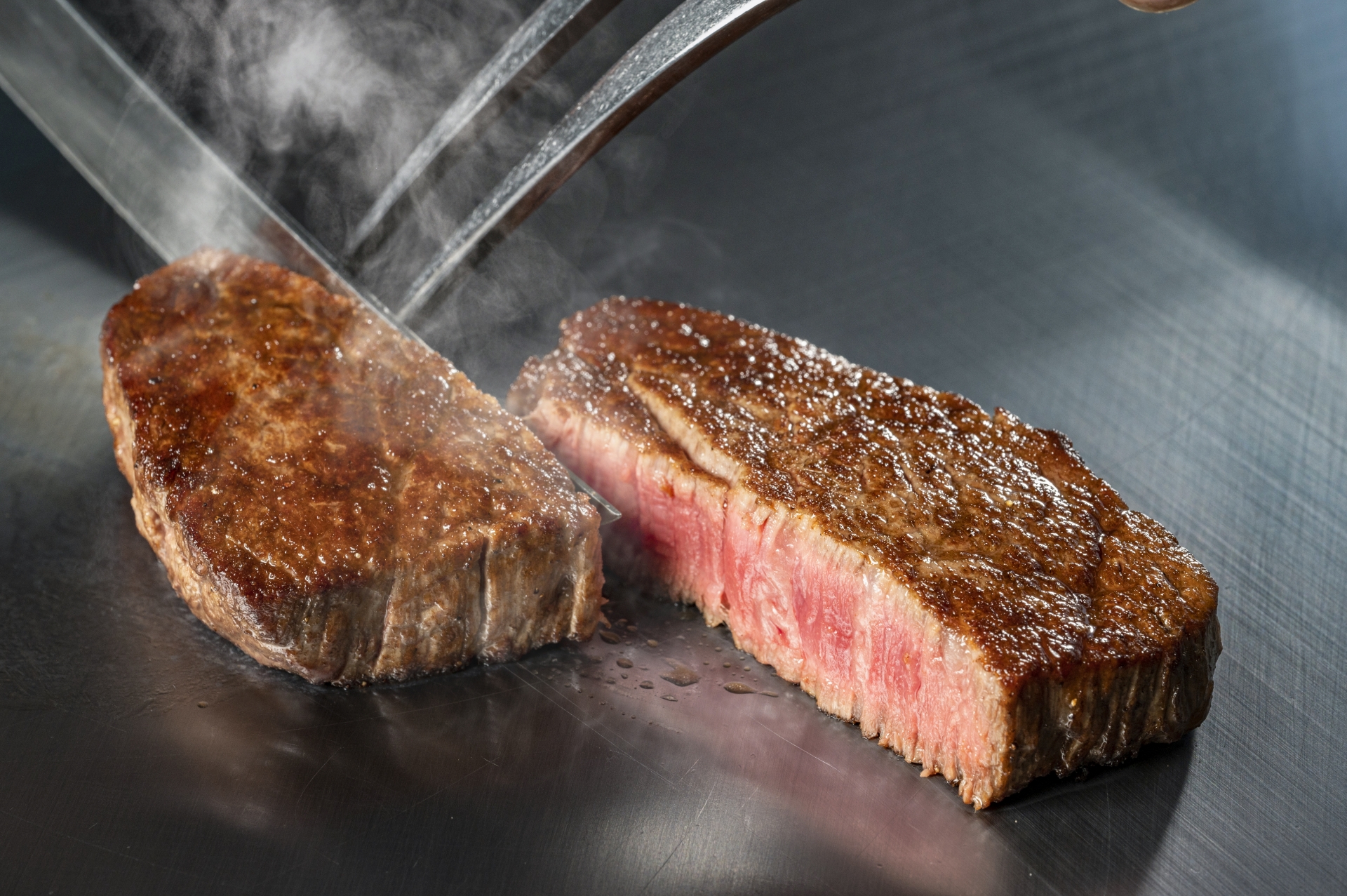 Famous Local Specialty: Charcoal-Grilled Kobe Beef in Arima Onsen