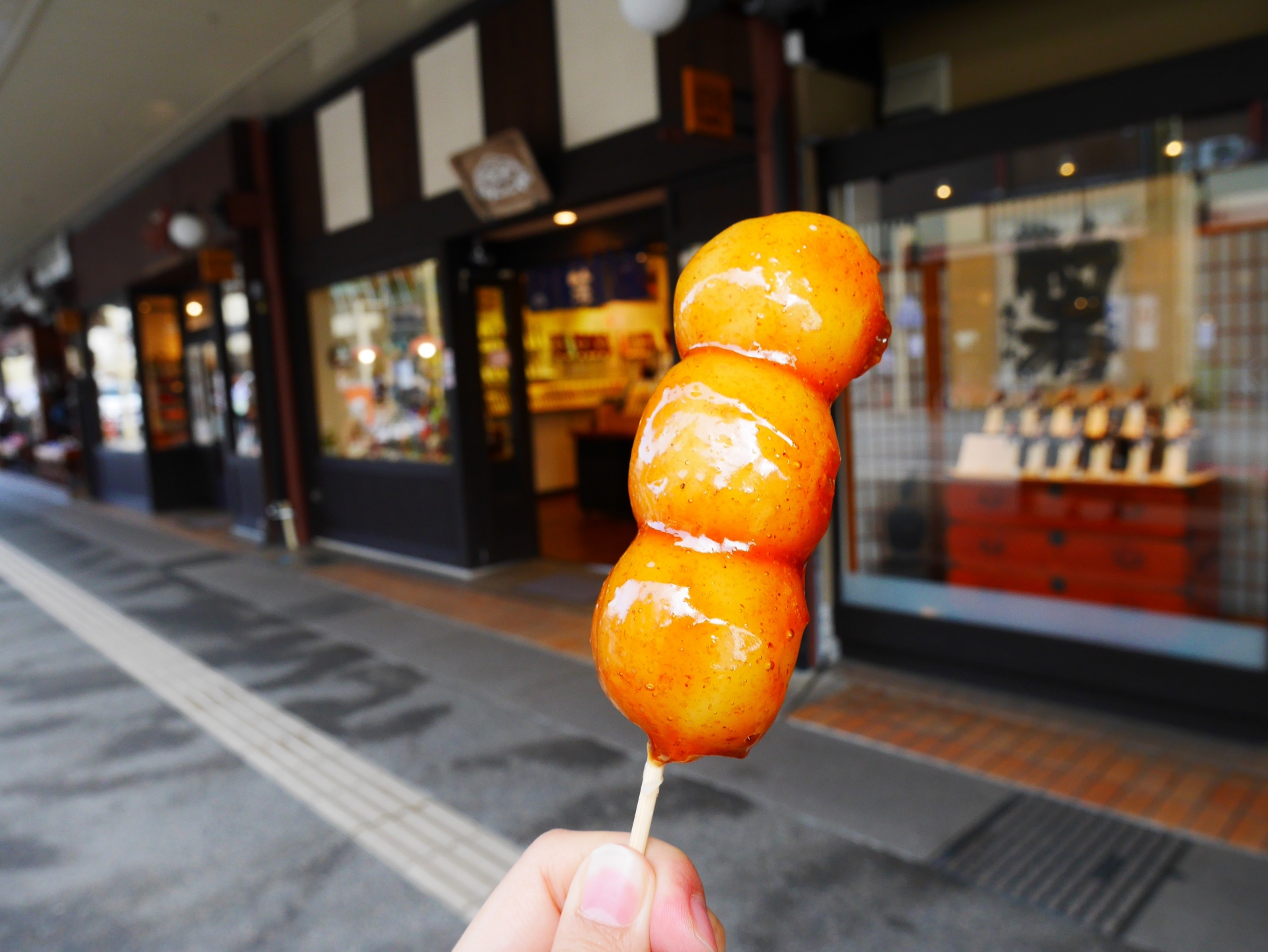 Famous Local Specialty: Mitarashi Dango in Hida Takayama