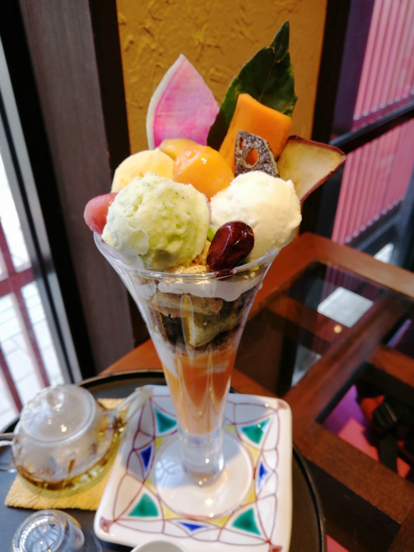 Famous Local Specialty: Kaga-bocha (Roasted Twig Tea) Parfait in Higashi Chaya