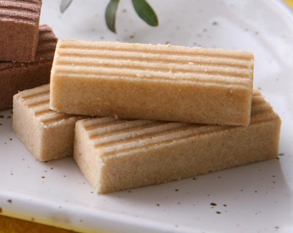 Famous Local Specialty: Morokoshi (Pressed Adzuki Sweets) in Kakunodate