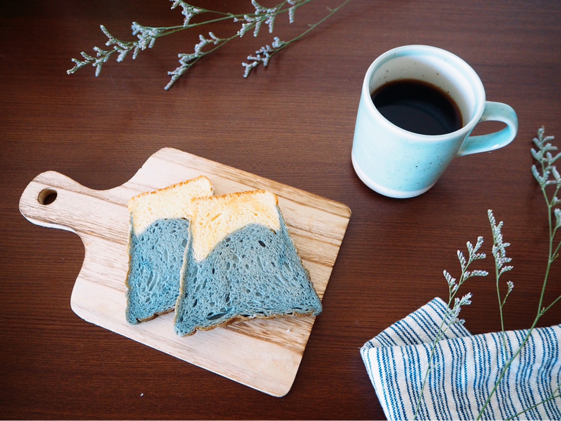 Famous Local Specialty: Fujisan Shokupan in Lake Kawaguchi