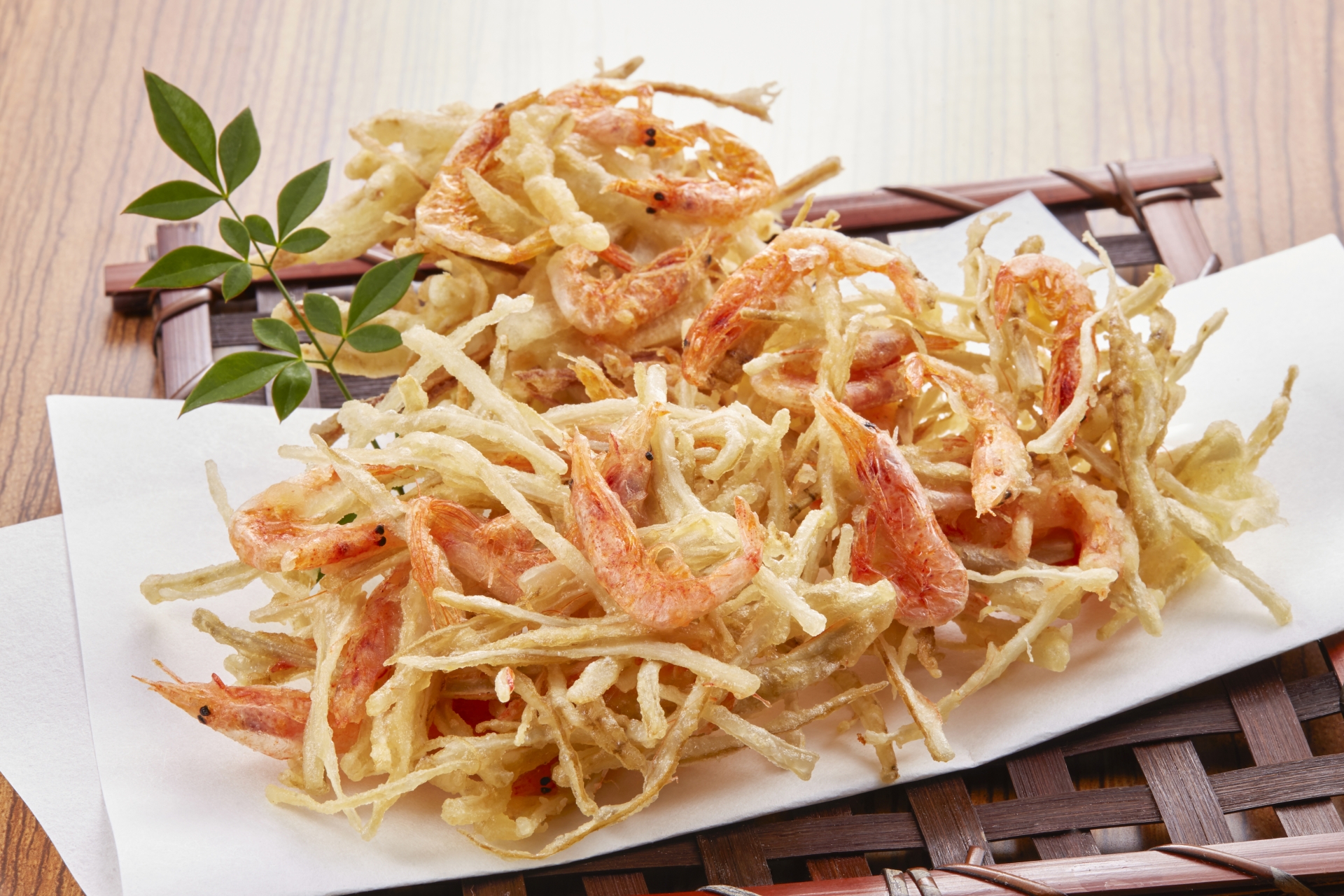 Famous Local Specialty: Sakura-ebi Tempura in Miho no Matsubara