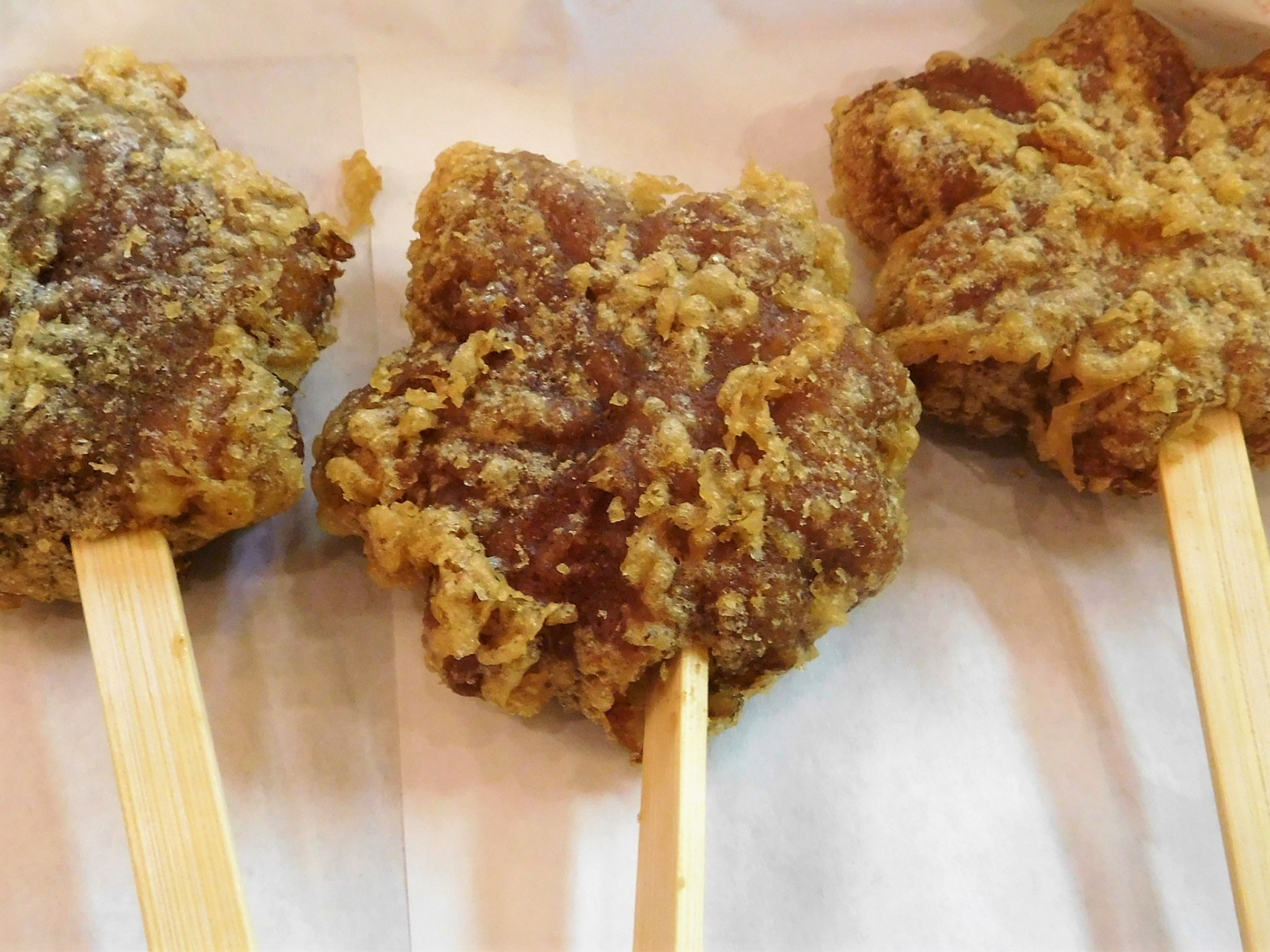 Famous Local Specialty: Age-Momiji Manju (Fried Maple Cakes) in Miyajima Island