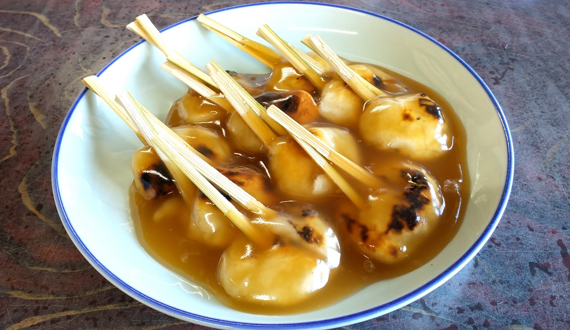 Famous Local Specialty: Jambo-mochi in Sengan-en