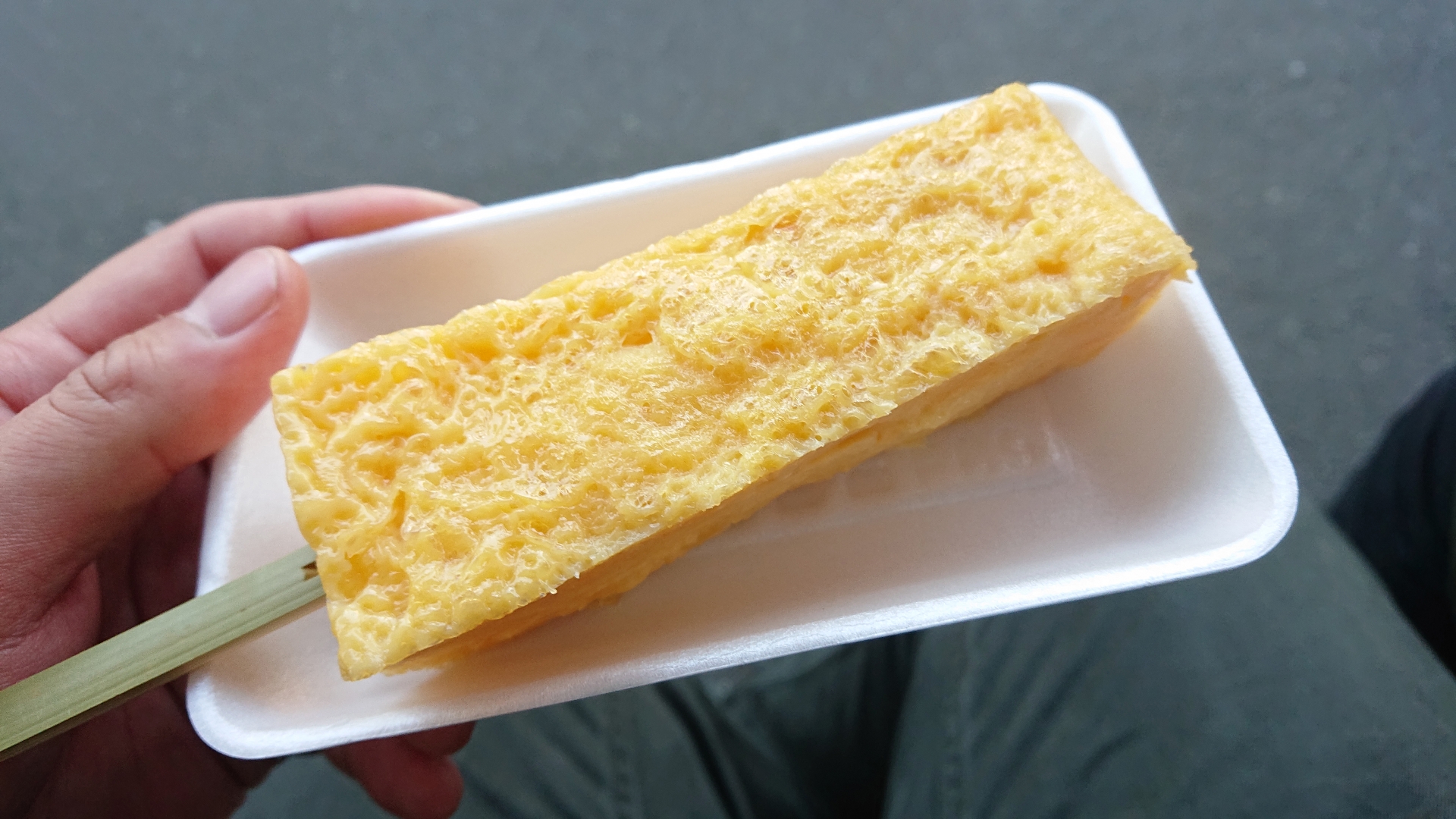 Famous Local Specialty: Tamagoyaki (Sweet Rolled Omelet) in Tsukiji Outer Market