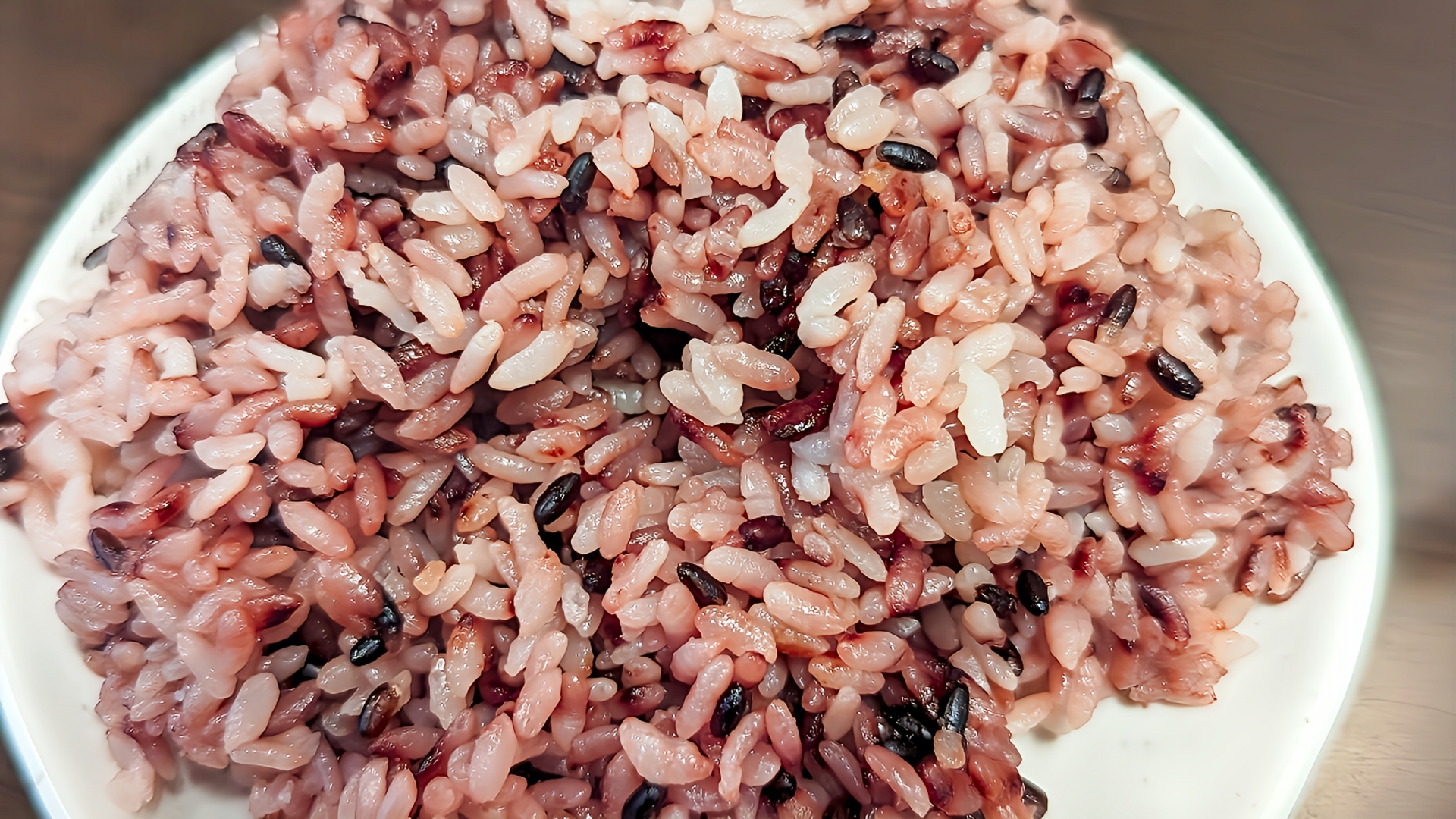 Famous Local Specialty: Yoshinogari Ancient Red Rice (Akame) in Yoshinogari Park