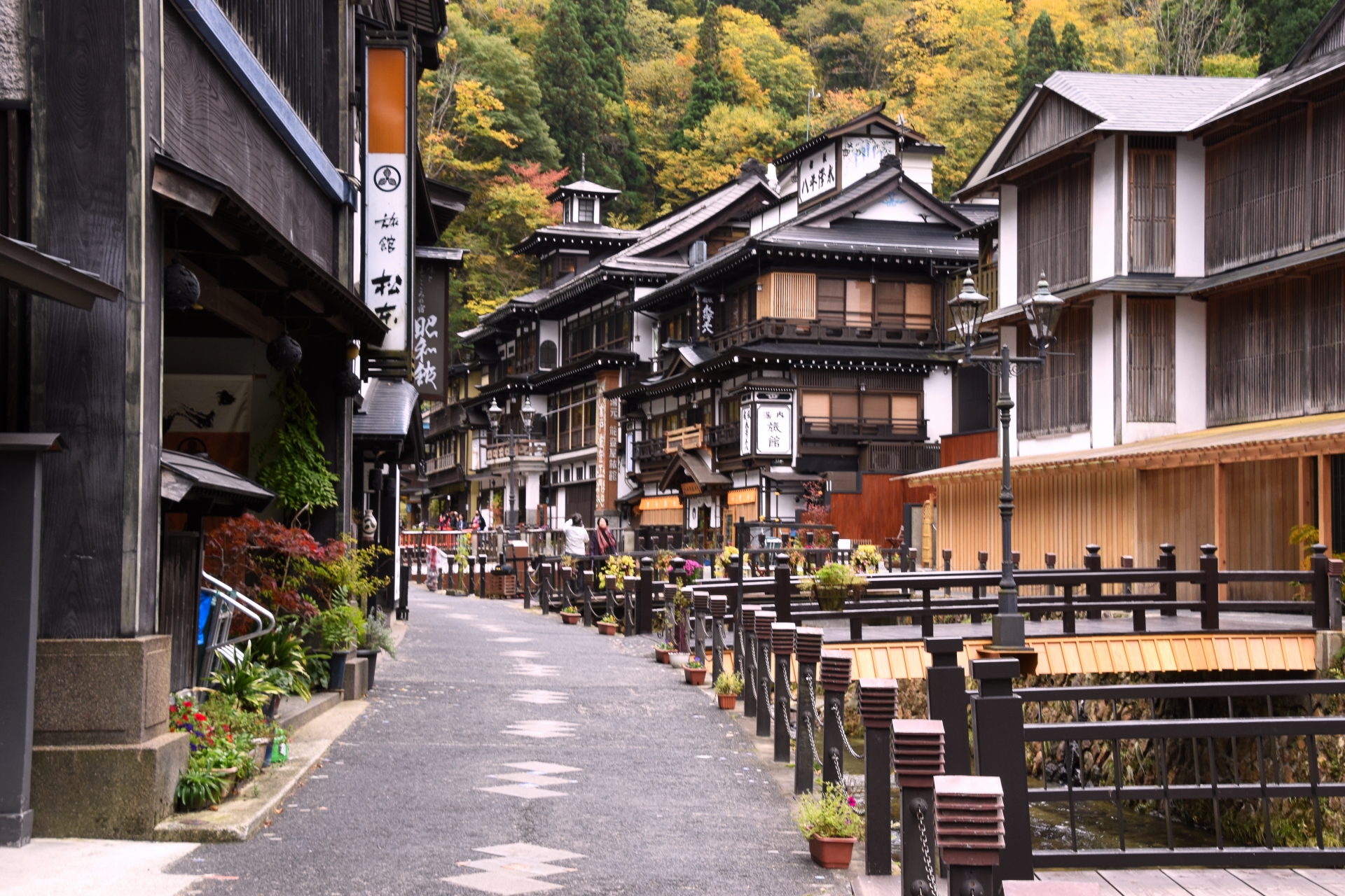 A Timeless Waltz of Snow and Steam: The Soul of Ginzan Onsen - Japan Travel Guide | HOROSPO