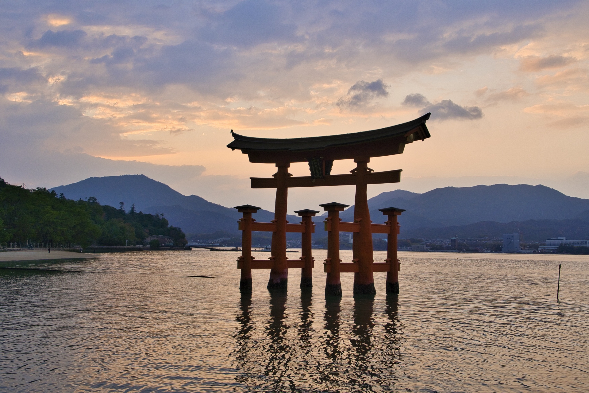 Where the Tides Whisper to Spirits: A Journey to Miyajima Island - Japan Travel Guide | HOROSPO