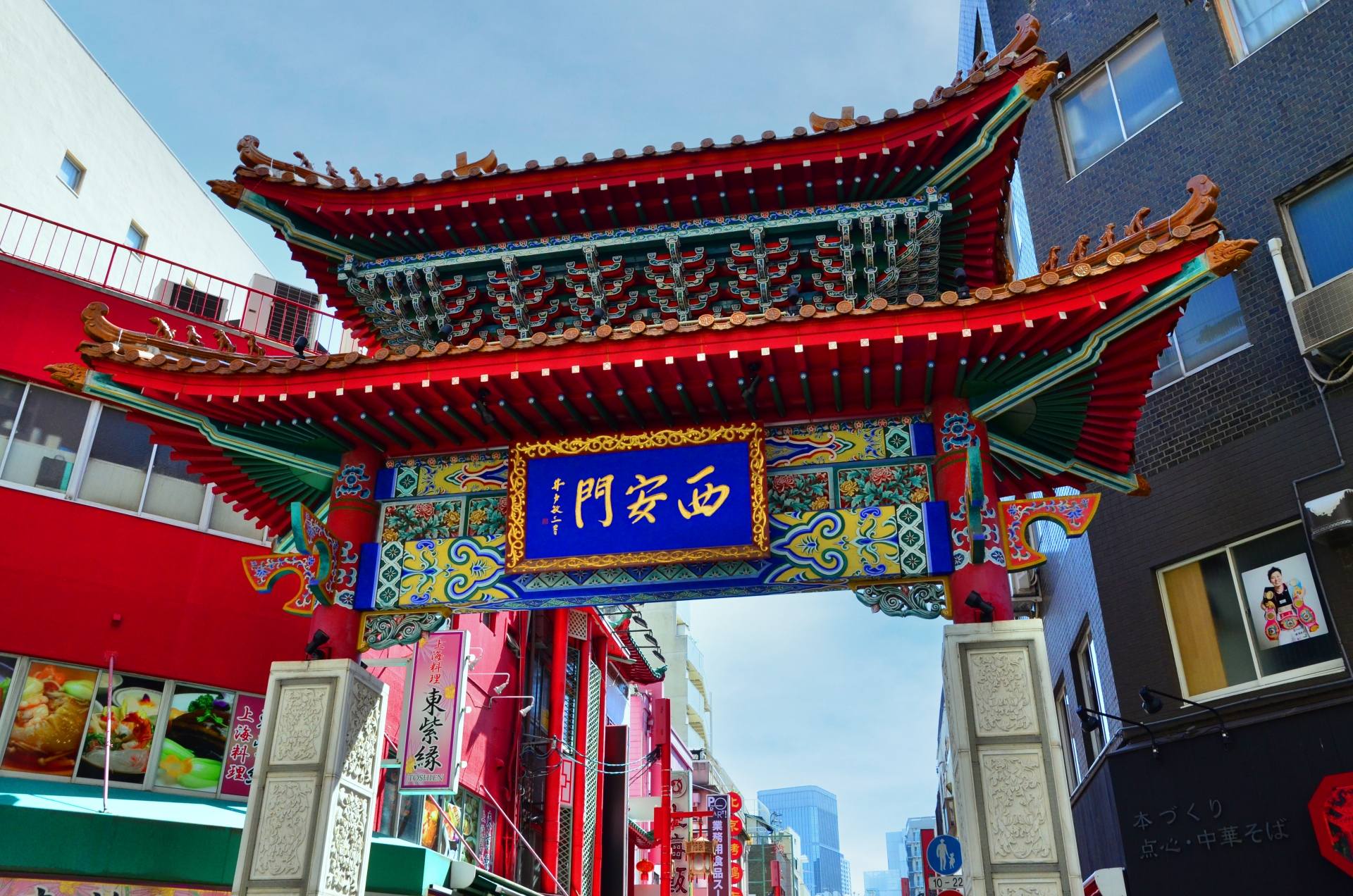 A Crimson Tapestry: The Soul of Nankinmachi Chinatown - Japan Travel Guide | HOROSPO