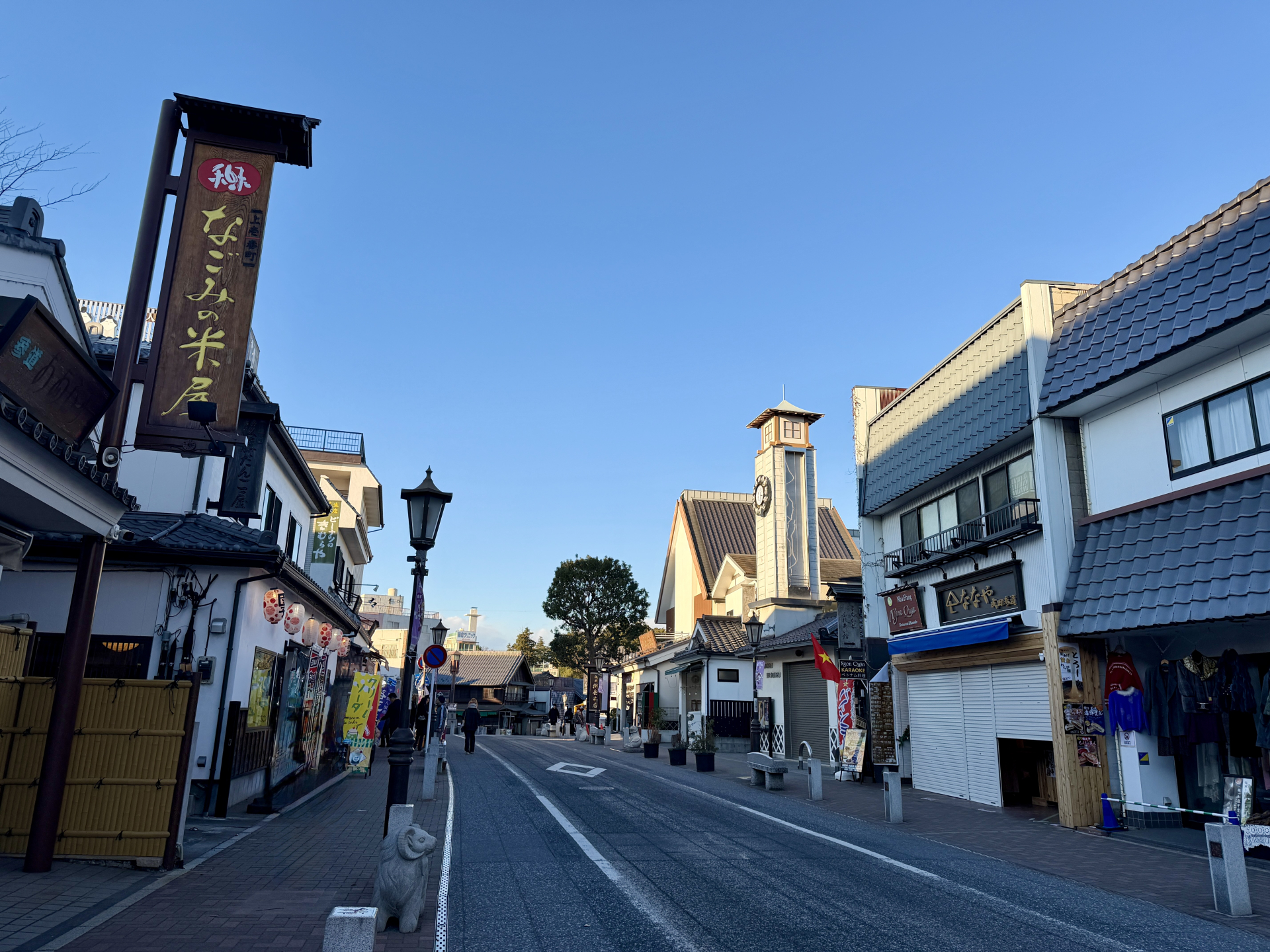 Atmospheric view of Naritasan Shinsho-ji - Japan Travel Guide