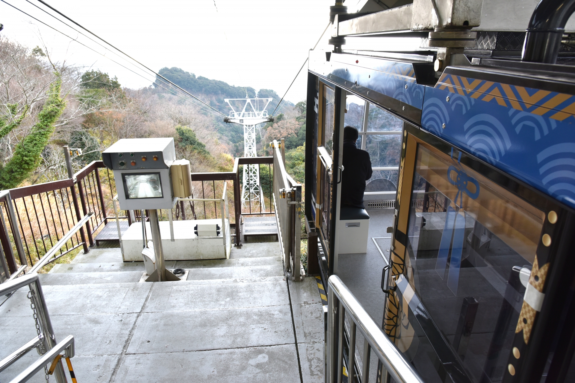 Atmospheric view of Nihondaira Ropeway - Japan Travel Guide
