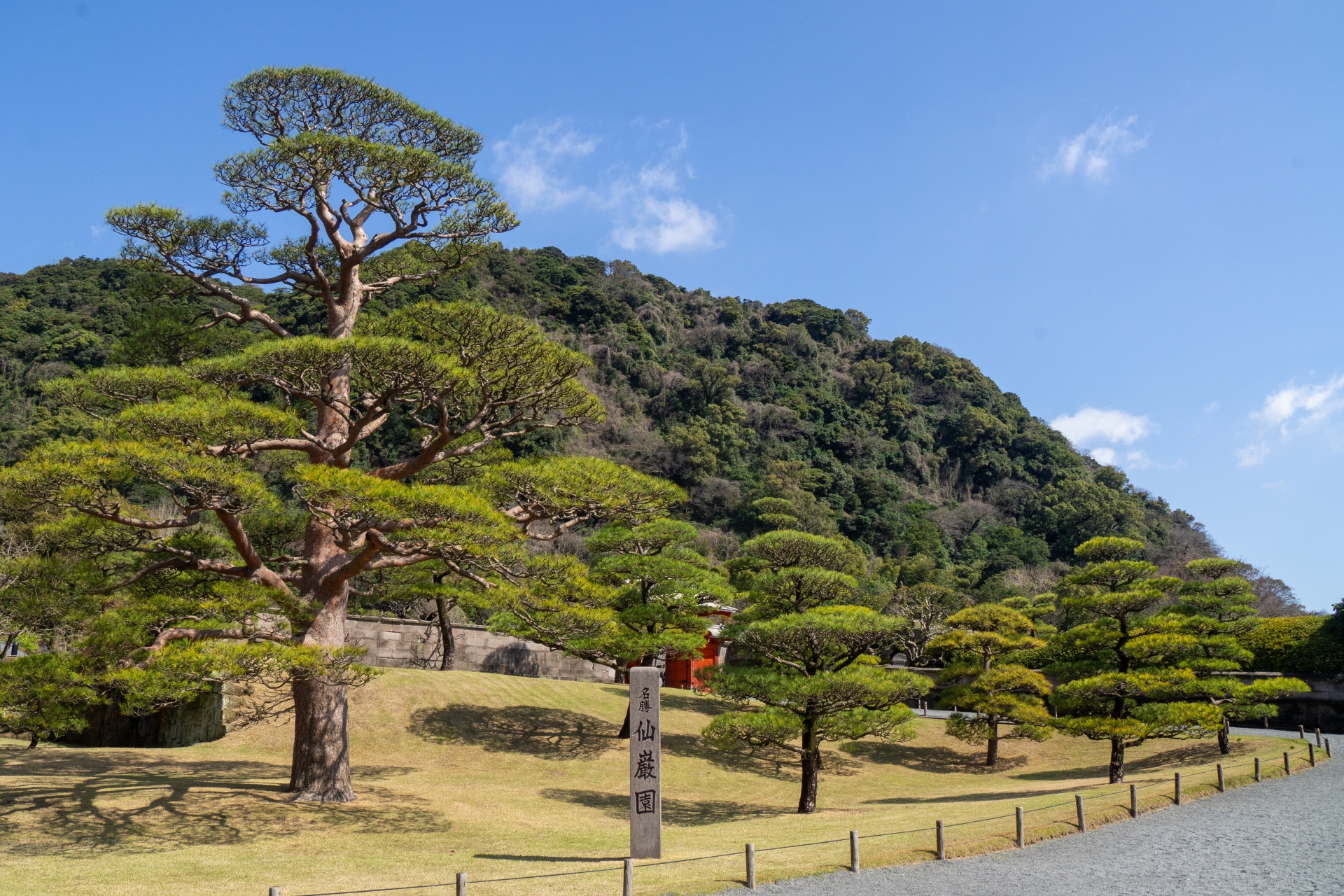 Atmospheric view of Sengan-en - Japan Travel Guide