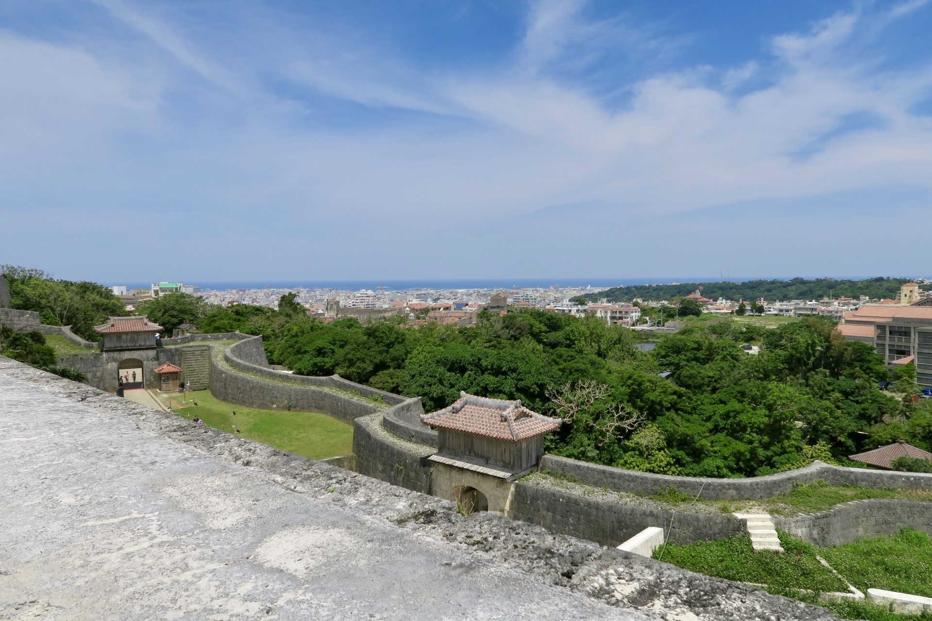 Atmospheric view of Shuri Castle - Japan Travel Guide
