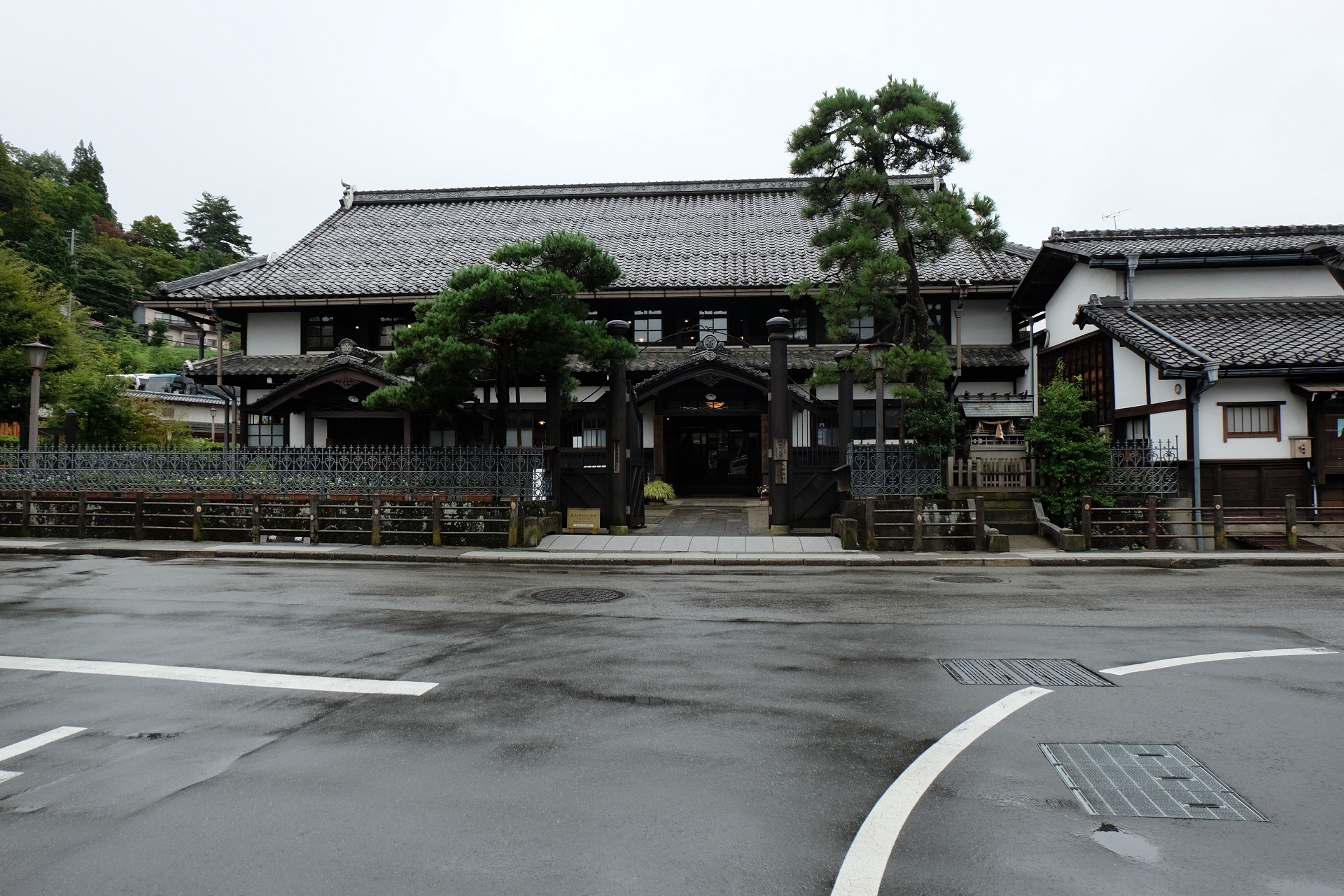 Atmospheric view of Takayama Old Town - Japan Travel Guide
