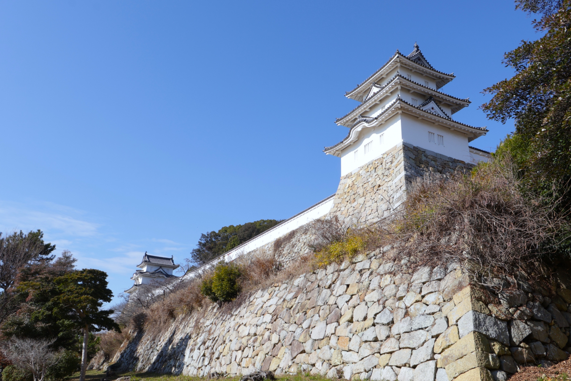 The Hitsujisaru and Tatsumi Turrets - Best things to do in Akashi Park