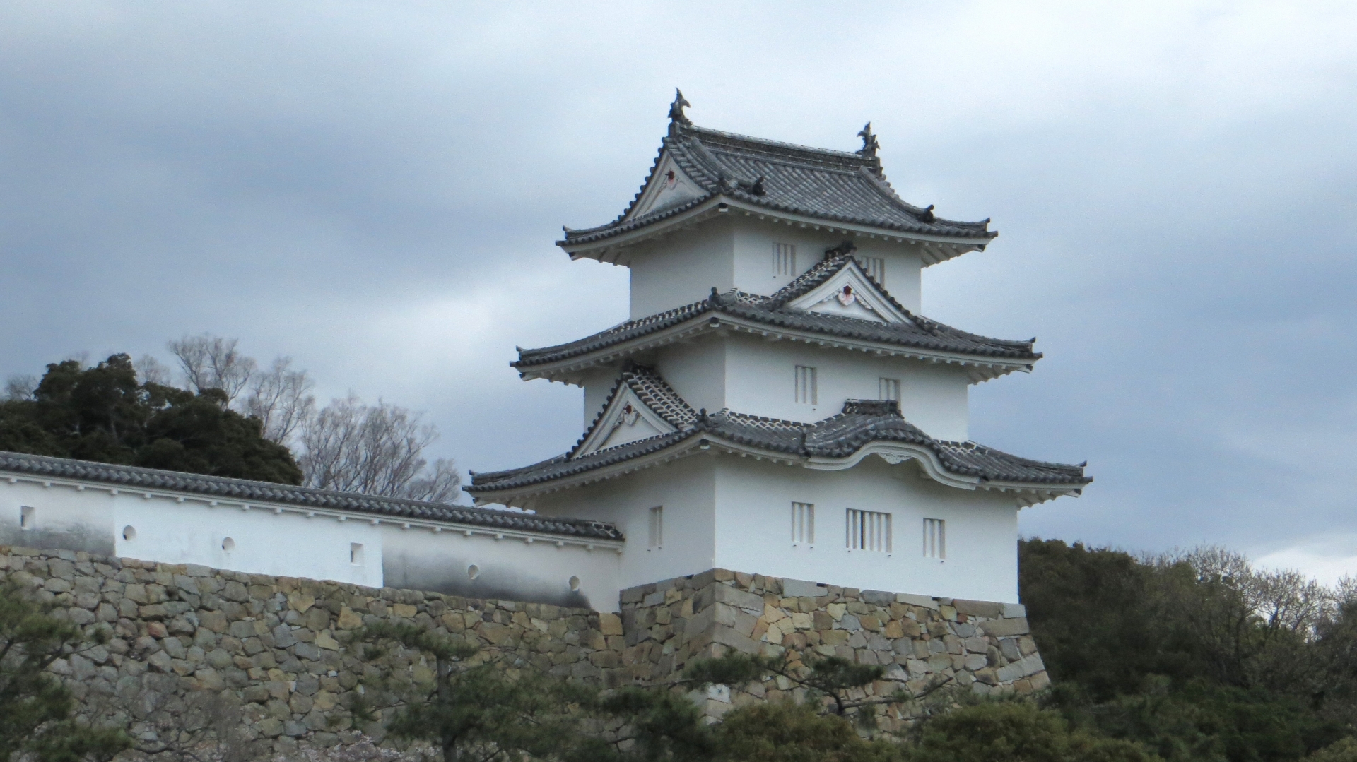 The Honmaru Observation Deck - Best things to do in Akashi Park