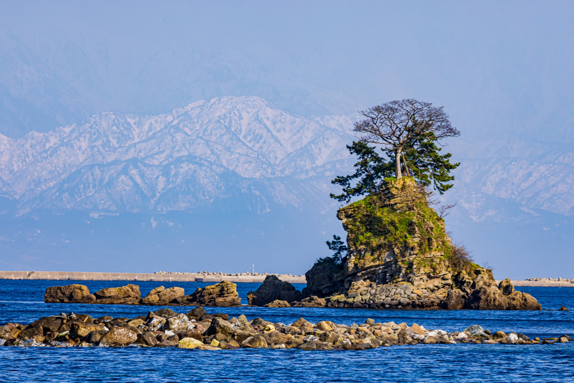 Onnaiwa Rock (The Female Rock) - Best things to do in Amaharashi Coast