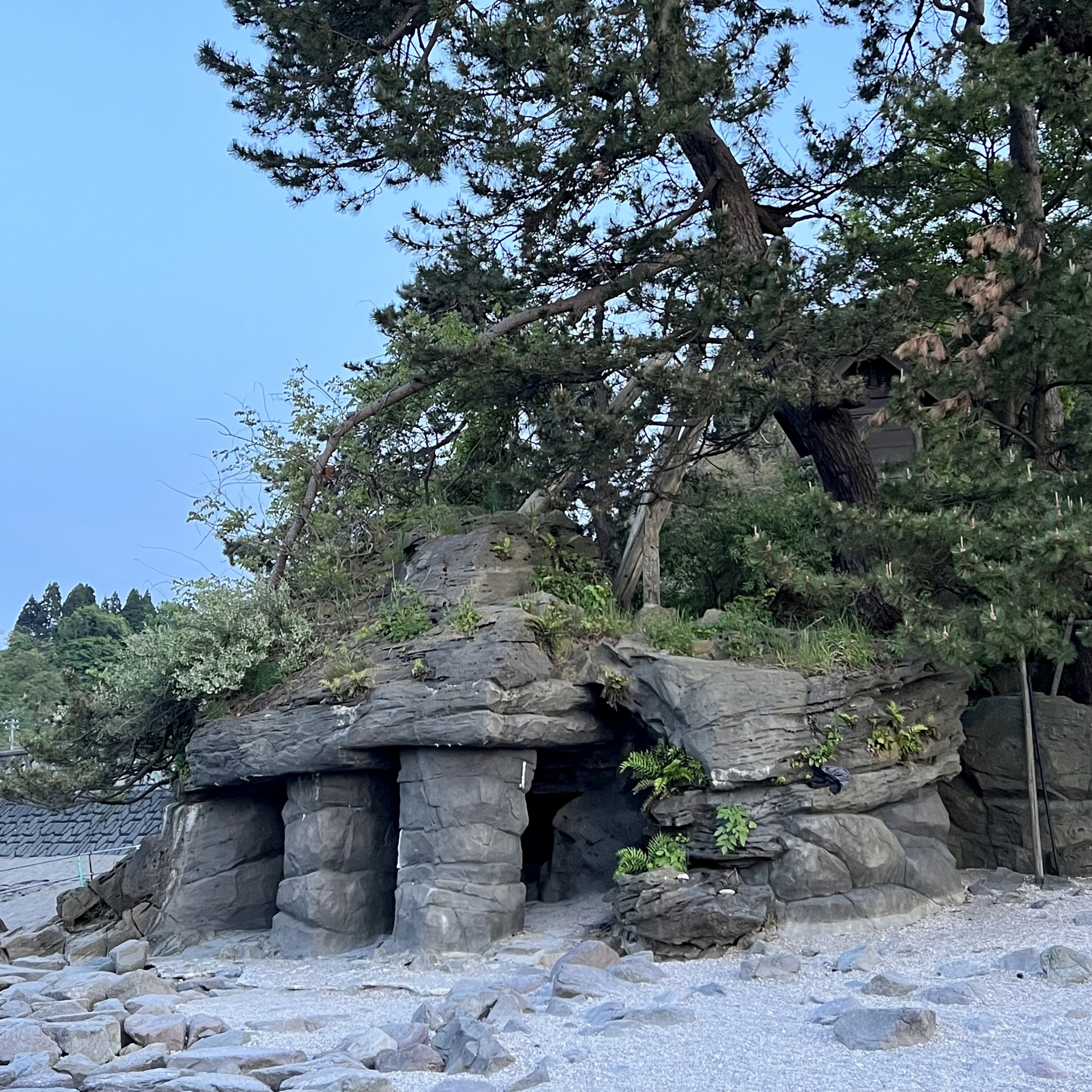 Yoshitsune-iwa Rock - Best things to do in Amaharashi Coast