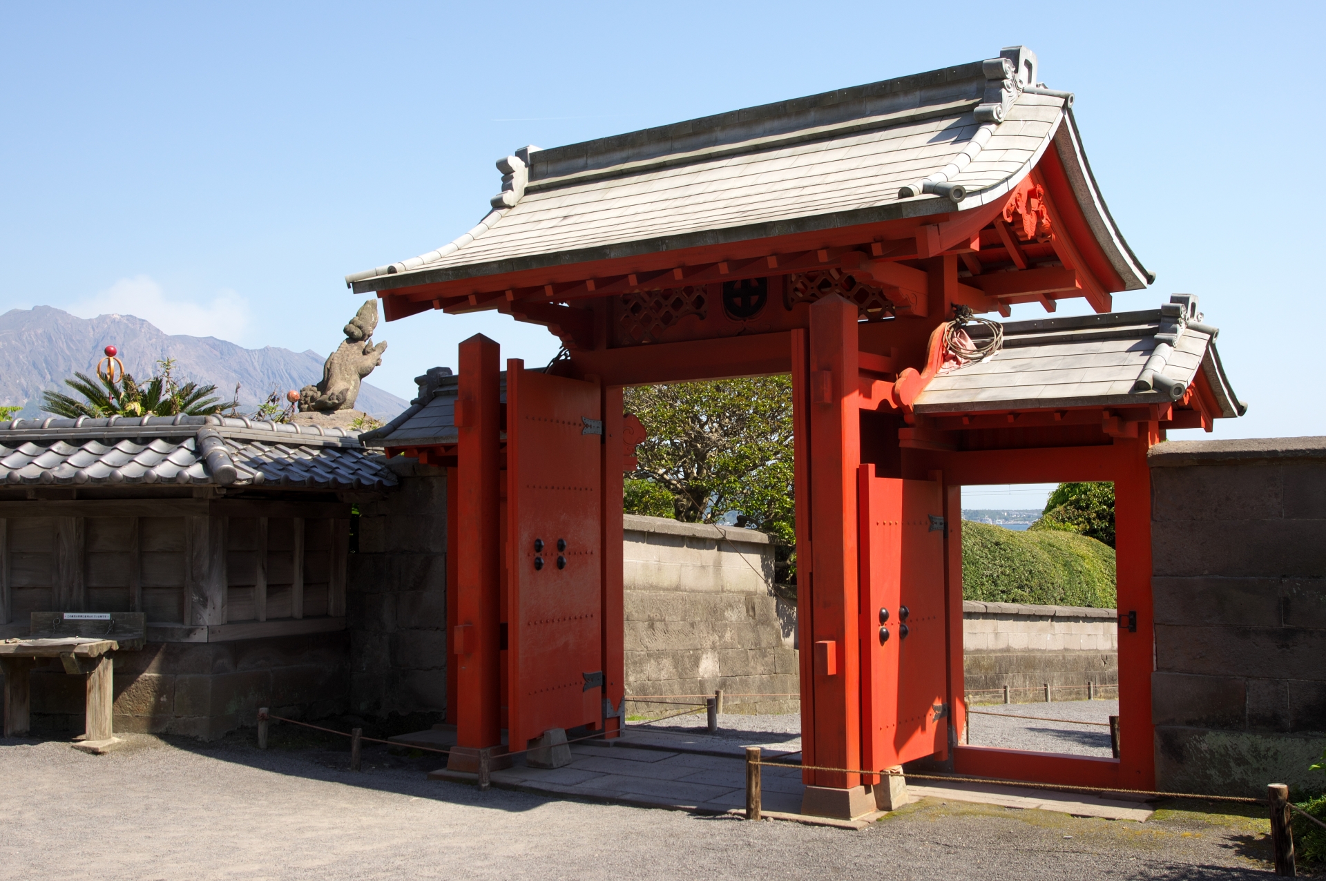 The Tin Gate (Suzumon) - Best things to do in Sengan-en