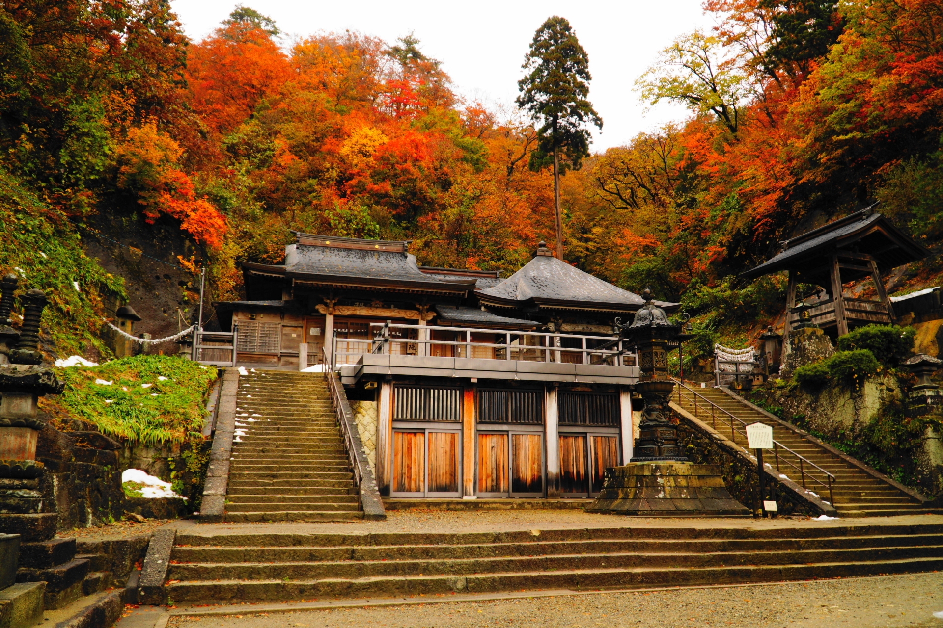 Okunoin and Daibutsuden - Best things to do in Yamadera