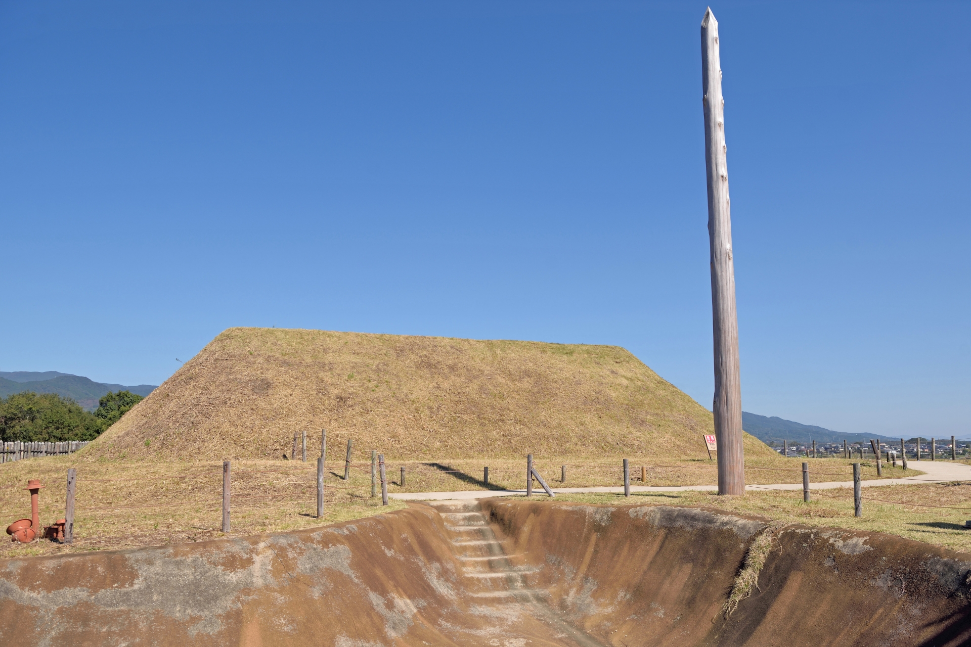 The Kita-fumbo (Northern Burial Mound) - Best things to do in Yoshinogari Park