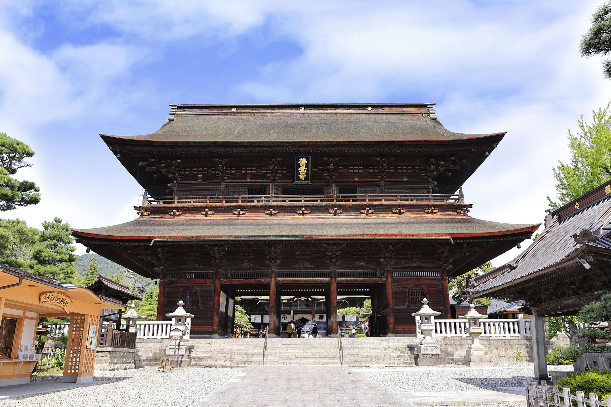 Sanmon Gate - Best things to do in Zenkoji Temple