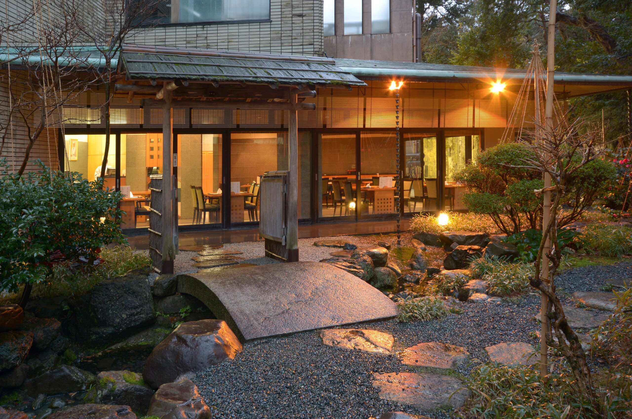 Stay at Kanazawa Hakuchoro Hotel Sanraku - Recommended Hotels in Kenrokuen Garden