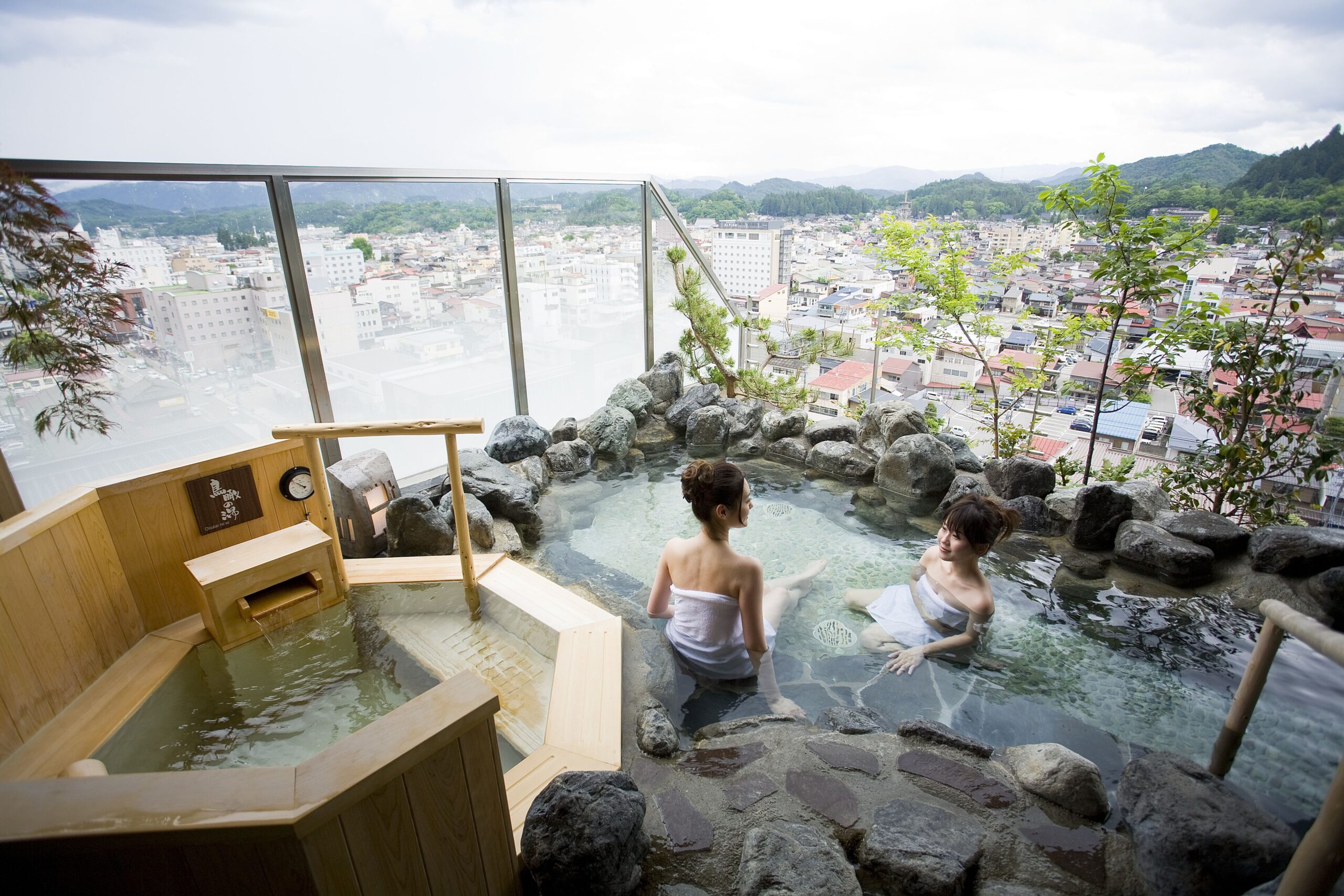 Stay at Hida Hanasatonoyu Takayama Ouan - Recommended Hotels in Takayama Old Town