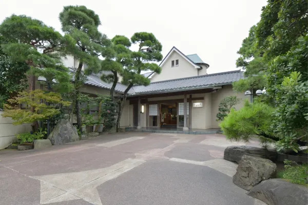 Stay at Kaihinso Kamakura - Recommended Hotels in Kotoku-in