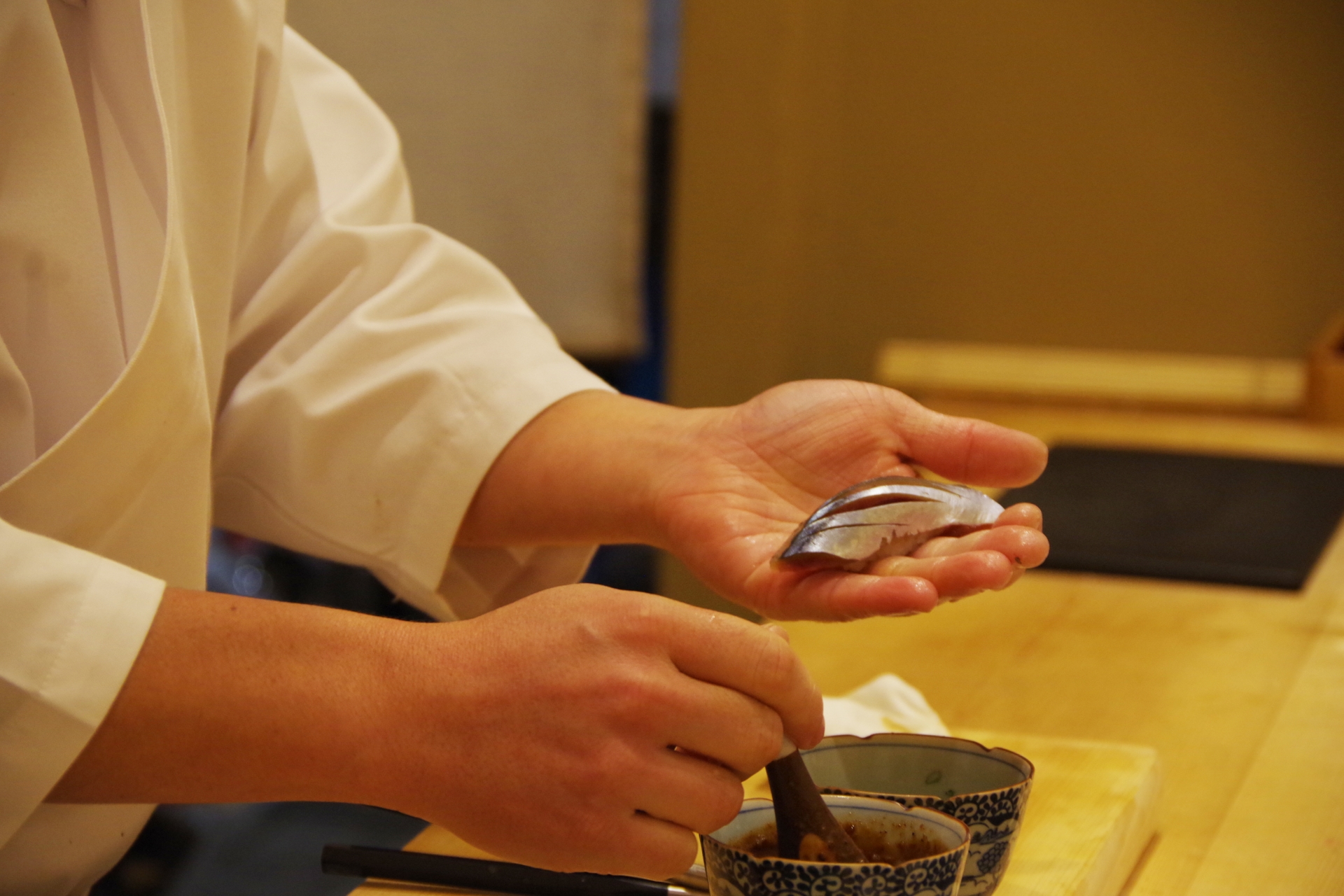 The 2026 Executive Guide to High-End Sushi: Mastering the Counter with Confidence